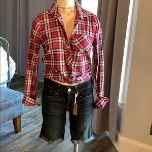 American Eagle plaid flannel button down shirt